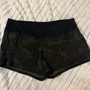 Lululemon speed up short size 8